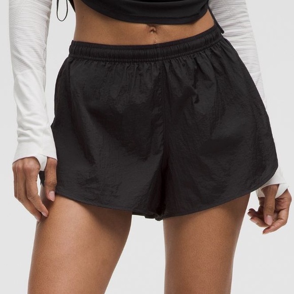 lululemon athletica Pants - Lululemon Dolphin-Hem Mid-Rise Running
Short 3" - Black - L